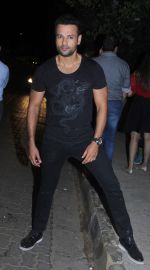Rohit Roy snapped post dinner in Bandra on 16th June 2016